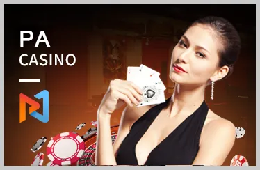 Bàn chơi Poker với các lá bài và chip cược tại Solarbet Win